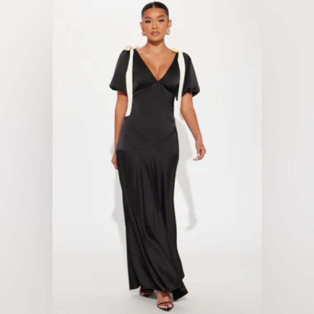 Fashion Nova Black and Cream Maxi Dress